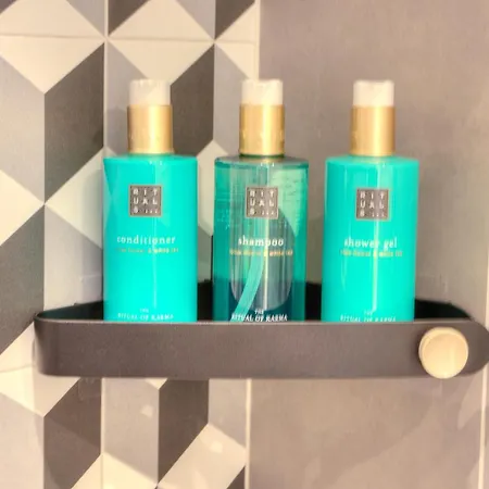 Blue Bay, Charming *