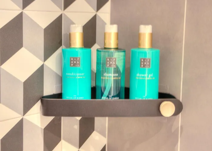 Blue Bay, Charming *