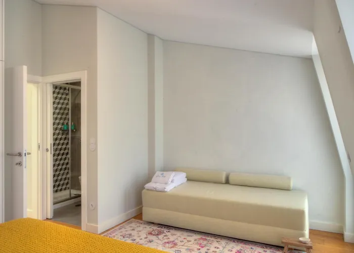 Blue Bay, Charming ポボア・デ・バルジン