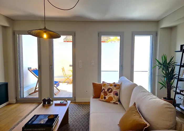 Blue Bay, Charming ポボア・デ・バルジン