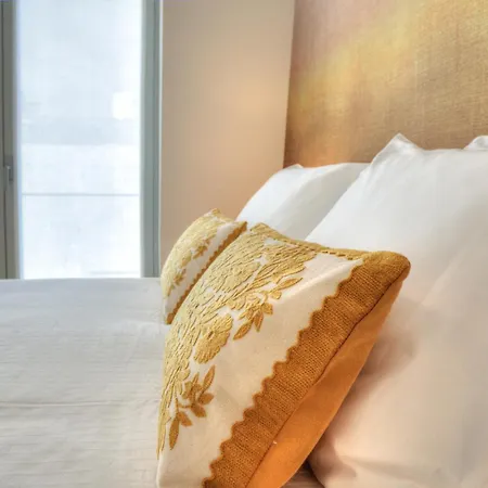 Blue Bay, Charming *