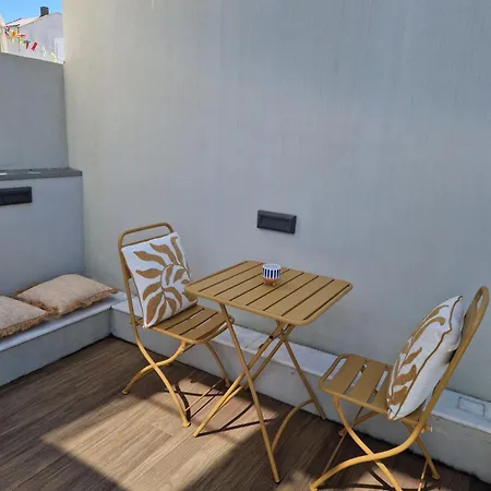 Blue Bay, Charming *