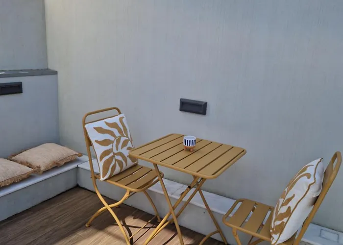 Blue Bay, Charming *